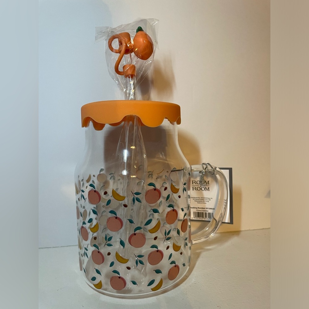 NWT Room 2 Room peach glass sipper with accessories